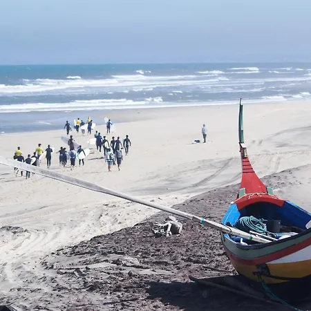 Furadouro Surf Camp דירה