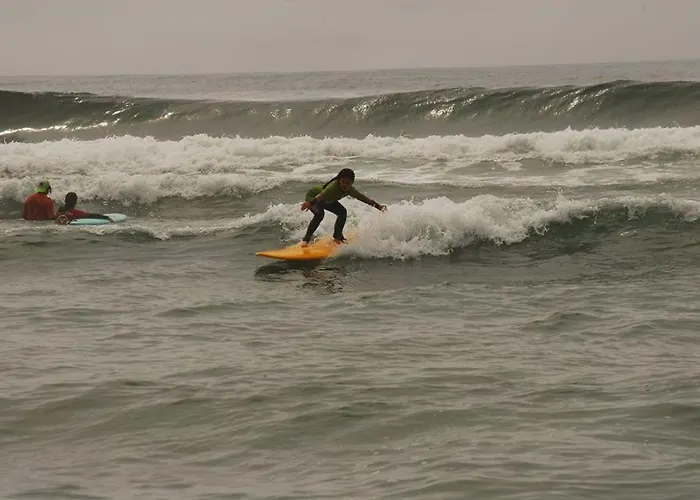 Furadouro Surf Camp アパート オヴァール